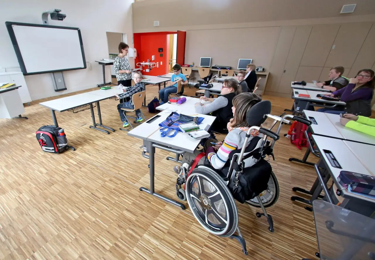 «Фокус» -  оснащение образовательных учреждений | Оборудование для инклюзивного образования: как адаптировать школу под учеников с ОВЗ