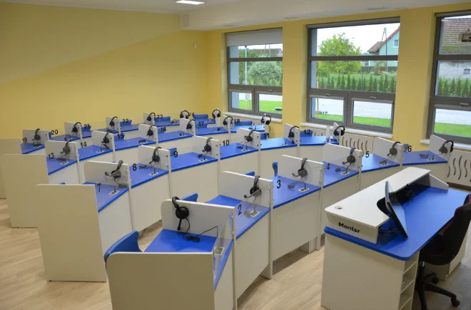 language-laboratory-1 «Фокус» - оснащение образовательных учреждений | Лингафонный кабинет в школе: состав комплекта, требования, как выбрать под бюджет