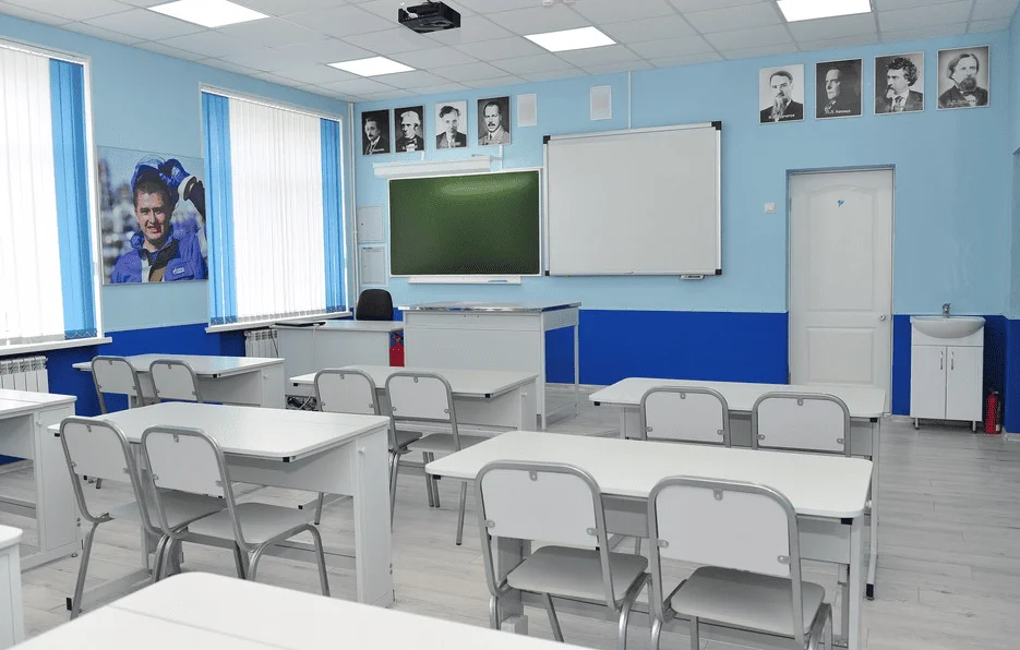 school-desk-1 «Фокус» - оснащение образовательных учреждений | Школьная парта: как выбрать парту для класса и на что обратить внимание при закупке